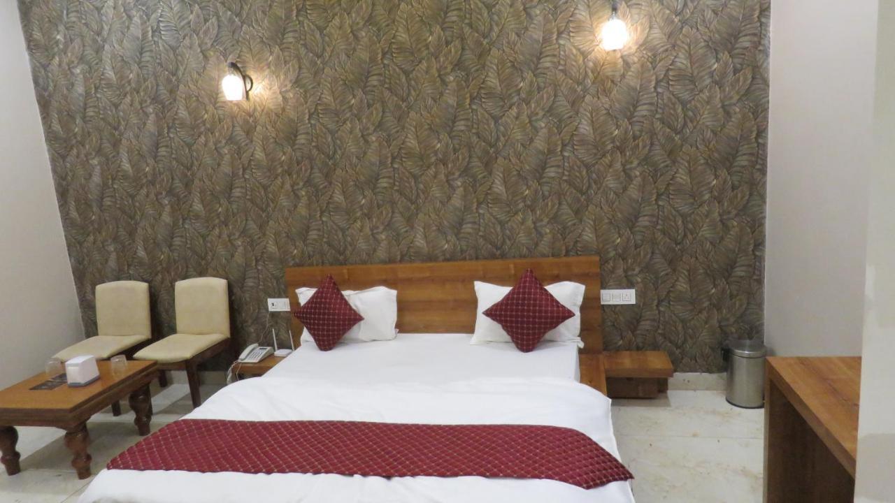 Raja Ji Hotels & Restaurant Jind Eksteriør billede